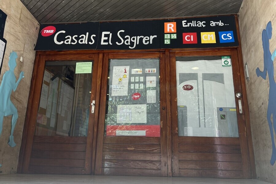L'escola El Sagrer ha ambientat el casal d'estiu com una estació de metro