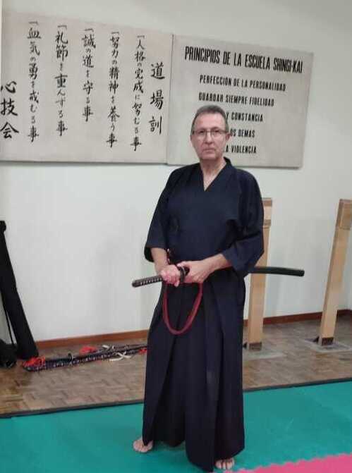 En Manuel practicant Kendo-Iaido, que és l'esgrima japonesa amb katana
