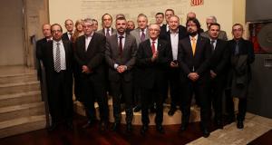 Els dirigents institucionals i de les empreses de transport després de la firma dels acords sobre finançament / Ajuntament de Barcelona