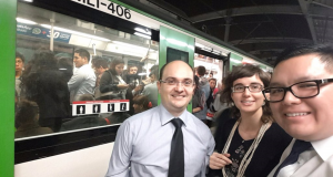 Mercedes Vidal, presidenta de TMB, al centre, junt amb el conseller delegat, Enric Cañas, en una visita al metro de Lima / Hora Punta