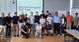 Foto de família de l'acollida al nou alumnat de pràctiques d'FP Dual