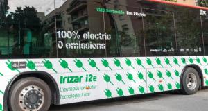 Un dels dos autobusos elèctrics d'última generació i2e, d'Irizar, que circulen per Barcelona / Pep Herrero