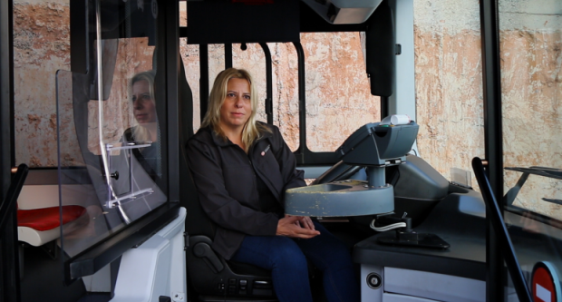 Eva, conductora de bus del CON del Triangle / Observatori Català de la Dona