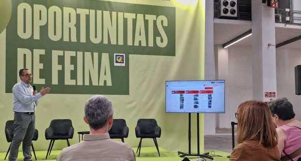Un moment de la xerrada d'Antoni Damians