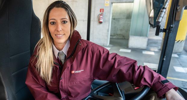 Tania, conductora de bus de la xarxa de TMB