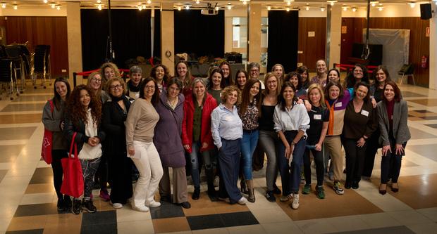 Foto grupal del primer aniversari de la Comunitat de Dones TMB / Foto: Xavier Traver