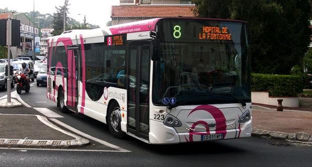 Autobús de la línia 8 d'Antibes en una imatge del 2012 / Kevin B (Wikimedia)