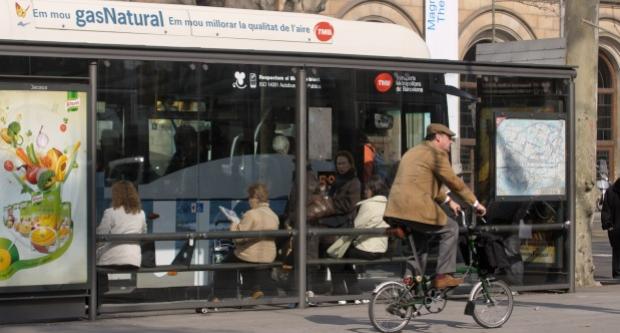 Bicicleta plegable i autobús