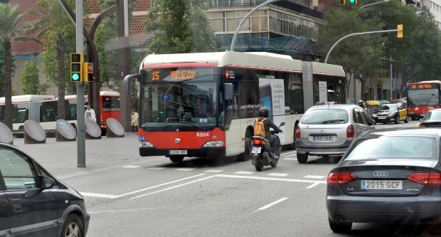 Articulat Mercedes Citaro de GNC assignat a la línia 15 / Pep Herrero Articulat Mercedes Citaro de GNC assignat a la línia 15 / Pep Herrero