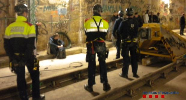 Un moment de l'operació policial contra els grafiters / Mossos d'Esquadra