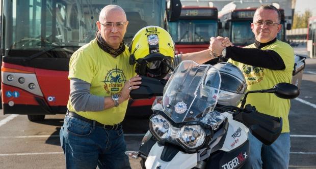 José M. Mesa i Rafael Millán, voluntaris de Rodando Contra el Cáncer” / Pep Herrero