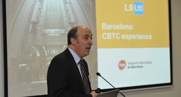 Ramon Malla, director de Línies Automàtiques de TMB, en l'explicació sobre la línia 9/10 / Pep Herrero
