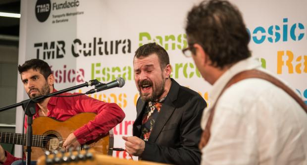 Moment de l'actuació de la formació Salao Eléctrico a Universitat (L2) / Pep Herrero