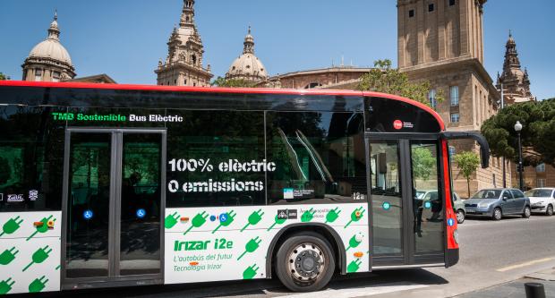 Un dels autobusos elèctrics de TMB al Saló de l’Automòbil / Pep Herrero