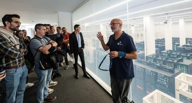 Un moment de la visita al BSC / Foto: Pep Herrero (TMB) Un moment de la visita al BSC / Foto: Pep Herrero (TMB)