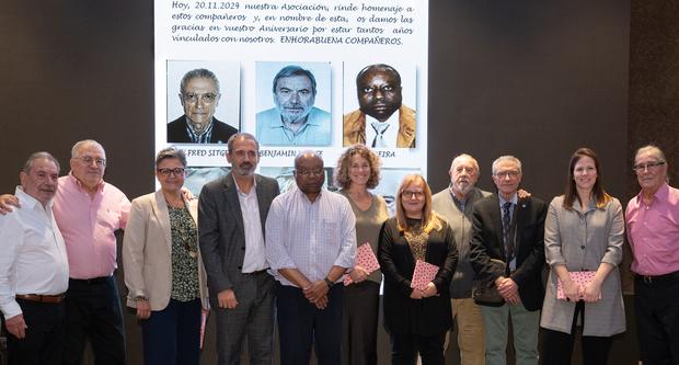 Foto de família amb els homenatjats