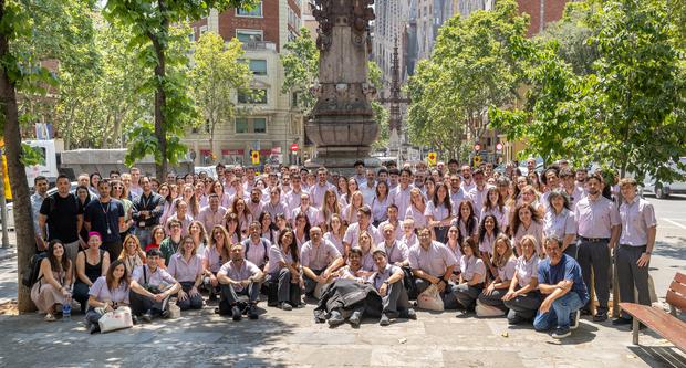 La foto de grup del nou personal del col·lectiu AAC 2026 / Foto: MA Cuartero
