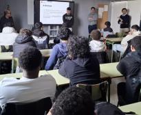 Una de les sessions celebrades en instituts