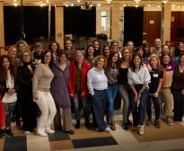 Foto grupal del primer aniversari de la Comunitat de Dones TMB / Foto: Xavier Traver