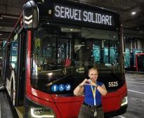 Núria Donoso, treballadora de TMB i integrant de CSC durant el servei solidari amb l'Institut Guttman / Foto: Freddy Latorre