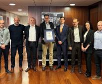 Foto grupal de l'acte celebrat a Zona Franca / Foto: Eloi Blanes