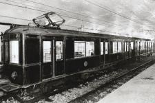 Un dels primers trens que van circular entre Catalunya i Lesseps / Arxiu TMB