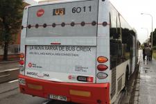 Bus de la línia vertical V3 a la terminal de la Zona Franca / Hora Punta