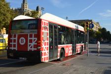 Autobús de la nova línia horitzontal H14 al passeig de Colom / Pep Herrero Autobús de la nova línia H14 al passeig de Colom / Pep Herrero