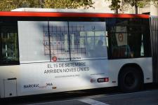 Campanya de difusió de la implantació de les noves línies / Pep Herrero Autobús de la nova línia horitzontal H14 al passeig de Colom / Pep Herrero