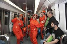 Actuació còmica dins d’un comboi del metro / Miguel Ángel Cuartero