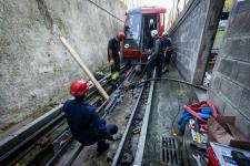 Preparatius per desacoblar els cotxes del tren número 2, el primer a ser retirat / Pep Herrero Preparatius per desacoblar els cotxes del tren número 2, el primer a ser retirat / Pep Herrero