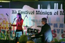 La cantant malaguenya Paula Domínguez en un moment de l'actuació / Miguel Àngel Cuartero La cantant malaguenya Paula Domínguez en un moment de l'actuació / Miguel Àngel Cuartero