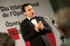 El tenor Pedro Calavia en plena actuació / Pep Herrero El tenor Pedro Calavia en plena actuació / Pep Herrero