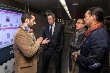 Directius de TMB i de Pickbe en la presentació de les primeres botigues virtuals / Pep Herrero