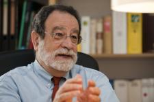 Un moment de l’entrevista amb el socioecòleg Ramon Folch al seu despatx / Miguel Ángel Cuartero Un moment de l’entrevista amb el socioecòleg Ramon Folch al seu despatx / Miguel Ángel Cuartero