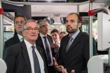 L'alcalde, Xavier Trias, amb Hector Olabe, vicepresident d'Irizar, en el viatge de prova amb el bus i2e / Pep Herrero L'alcalde, Xavier Trias, amb Hector Olabe, vicepresident d'Irizar, en el viatge de prova amb el bus i2e / Pep Herrero