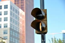 Alguns semàfors allarguen el verd per al bus quan el detecten / M.Á. Cuartero