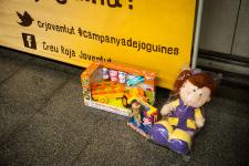 Joquines donades pels usuaris del metro / Pep Herrero